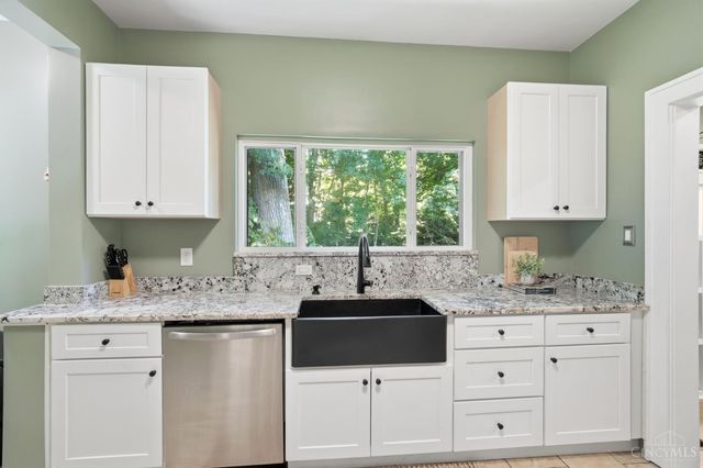 5575 Stewart Avenue, Columbia Twp, OH 45227