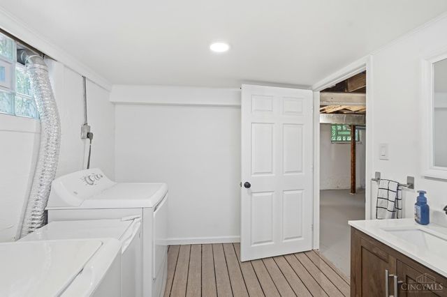 5575 Stewart Avenue, Columbia Twp, OH 45227