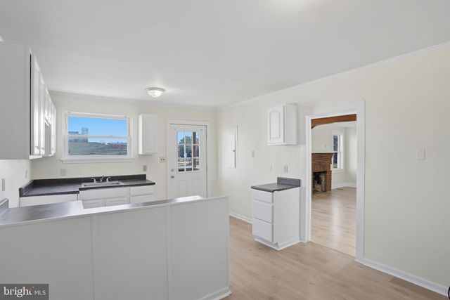 319 W WATER ST, Dover, DE 19904