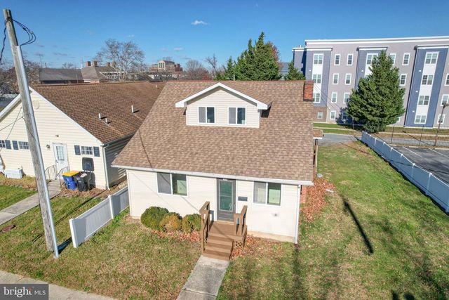 319 W WATER ST, Dover, DE 19904