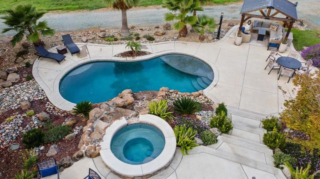 12540 Arabian Ln, Galt, CA 95632