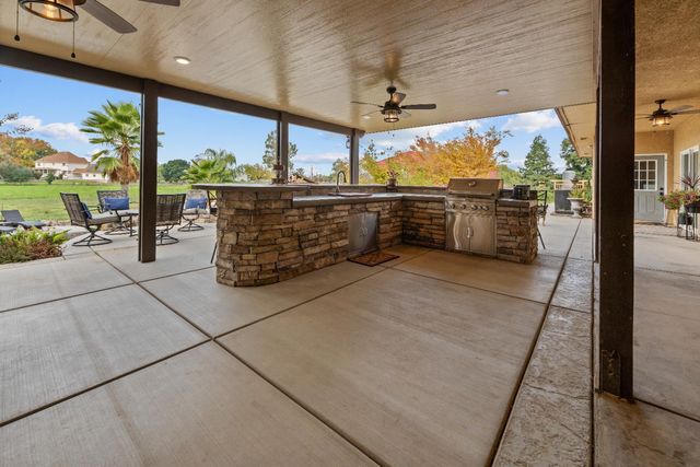 12540 Arabian Ln, Galt, CA 95632