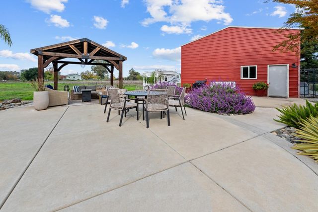 12540 Arabian Ln, Galt, CA 95632