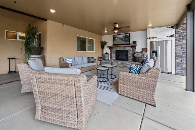 12540 Arabian Ln, Galt, CA 95632