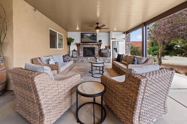 12540 Arabian Ln, Galt, CA 95632