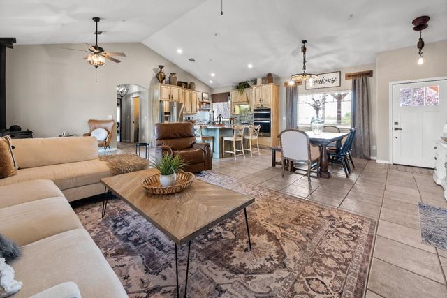 12540 Arabian Ln, Galt, CA 95632