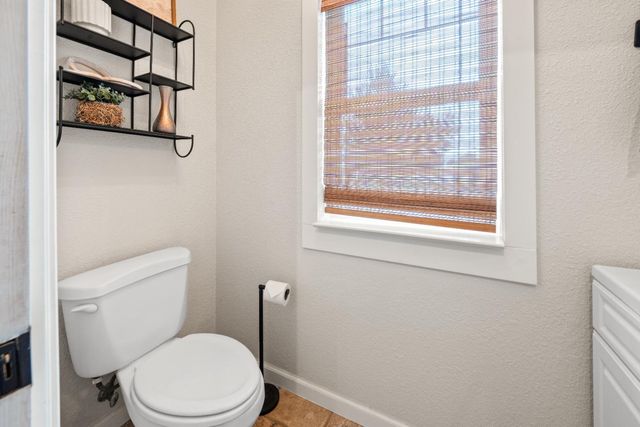 12540 Arabian Ln, Galt, CA 95632