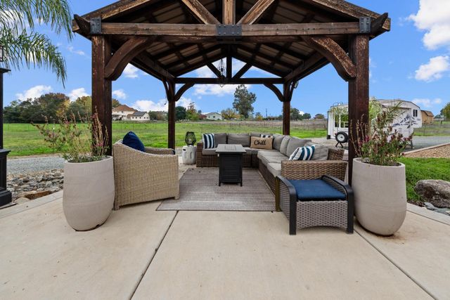 12540 Arabian Ln, Galt, CA 95632