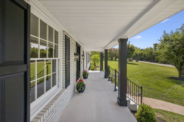 100 Catalpa Dr, Mount Juliet, TN 37122