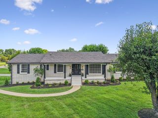 100 Catalpa Dr, Mount Juliet, TN 37122
