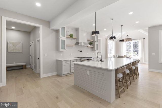 906 S COLLEGEVILLE RD, Phoenixville, PA 19460