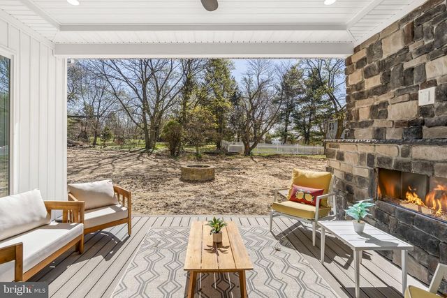 906 S COLLEGEVILLE RD, Phoenixville, PA 19460