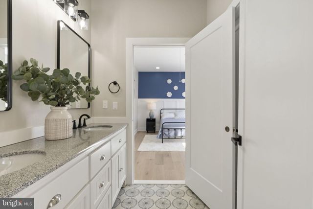 906 S COLLEGEVILLE RD, Phoenixville, PA 19460