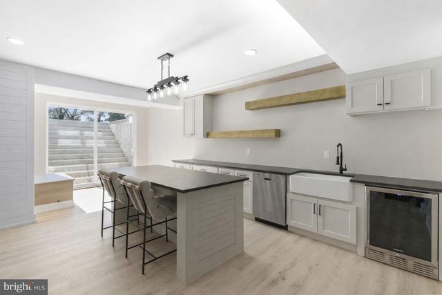906 S COLLEGEVILLE RD, Phoenixville, PA 19460