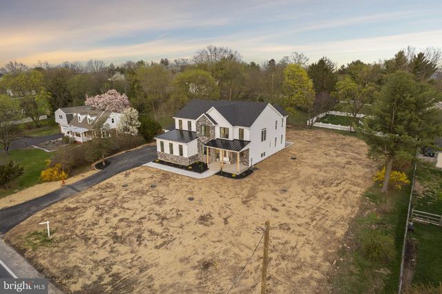 906 S COLLEGEVILLE RD, Phoenixville, PA 19460