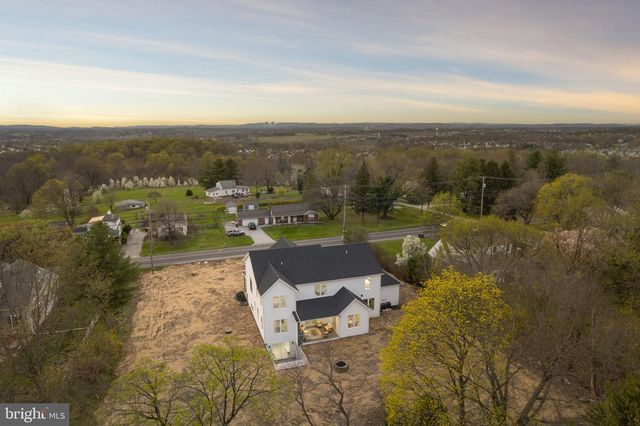 906 S COLLEGEVILLE RD, Phoenixville, PA 19460