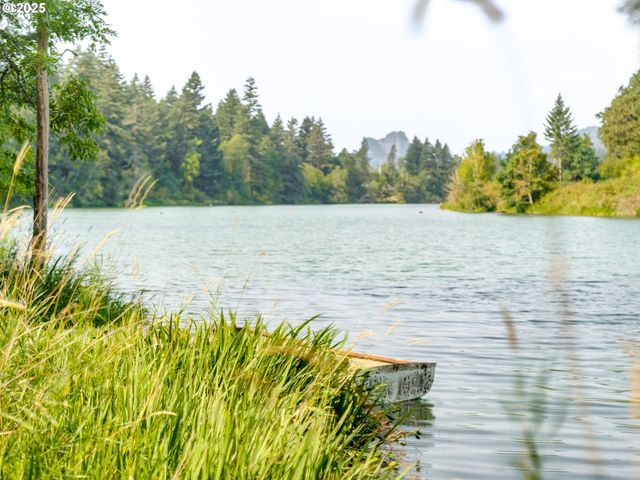 2020 GREENLEAF Dr, North Bonneville, WA 98639