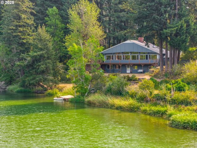 2020 GREENLEAF Dr, North Bonneville, WA 98639