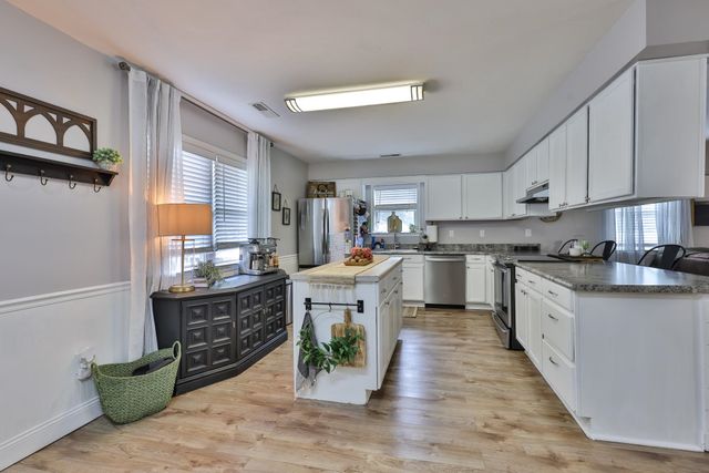 4592 Lomax Ct, Murrells Inlet, SC 29576