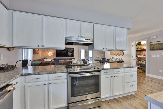 4592 Lomax Ct, Murrells Inlet, SC 29576