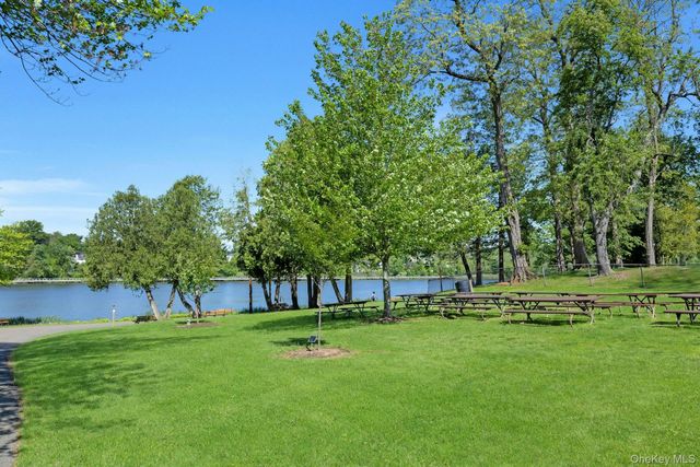 962 S Route 9W 306, Congers, NY 10920