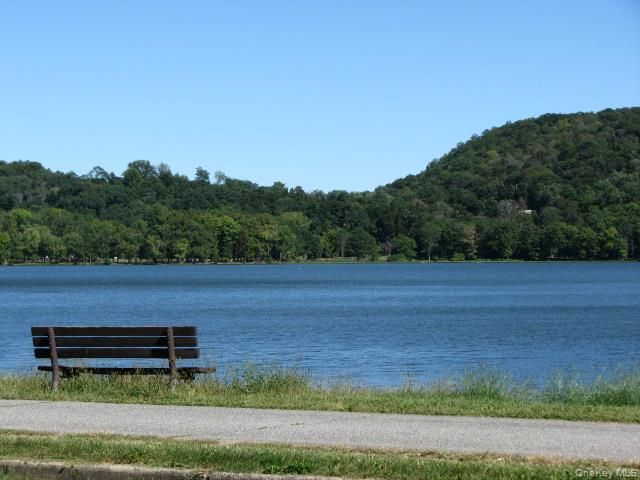 962 S Route 9W 306, Congers, NY 10920