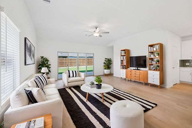 1363 Los Olmos Lane, Crandall, TX 75114