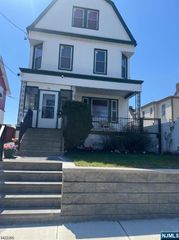 14 Helen Place, Newark, NJ 07106