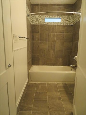 12 Greenwood Street B, Houston, TX 77011