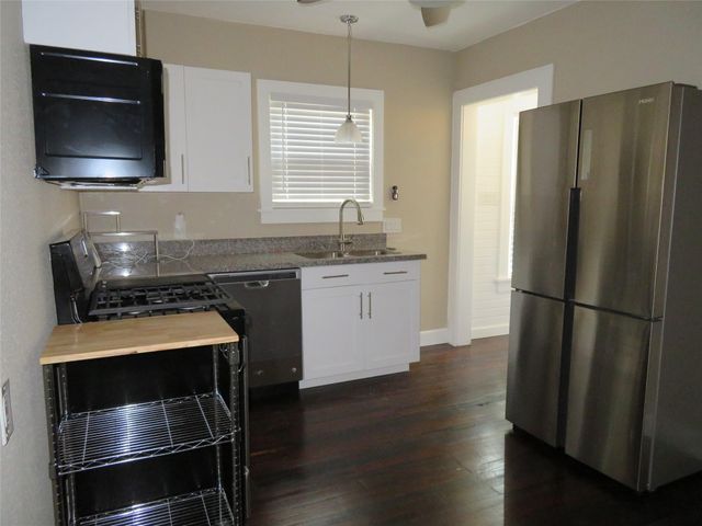 12 Greenwood Street B, Houston, TX 77011