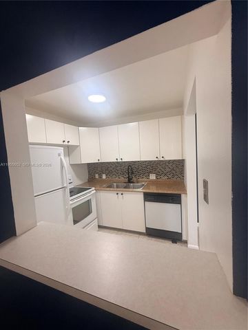 129 Mansfield D, Boca Raton, FL 33434