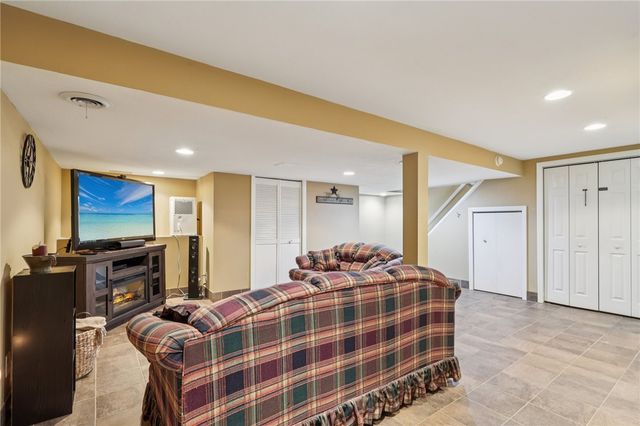 670 Circle Drive, Rostraver, PA 15012