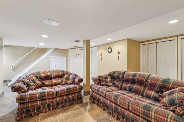 670 Circle Drive, Rostraver, PA 15012