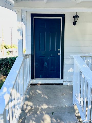 310 Finton B, San Antonio, TX 78204