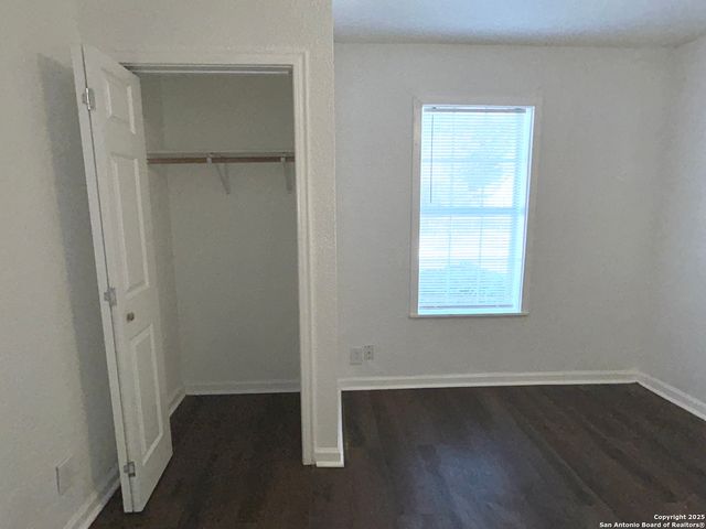 310 Finton B, San Antonio, TX 78204