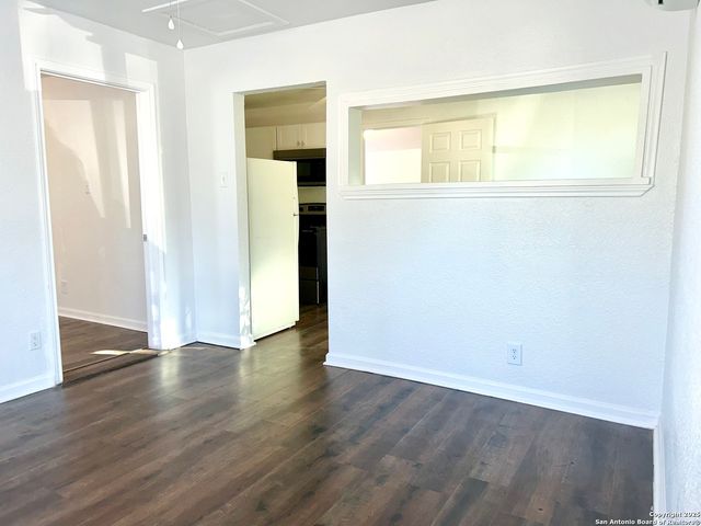 310 Finton B, San Antonio, TX 78204