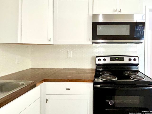 310 Finton B, San Antonio, TX 78204