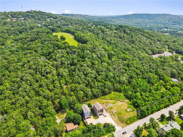 1054 E Huntsville Road, Fayetteville, AR 72701