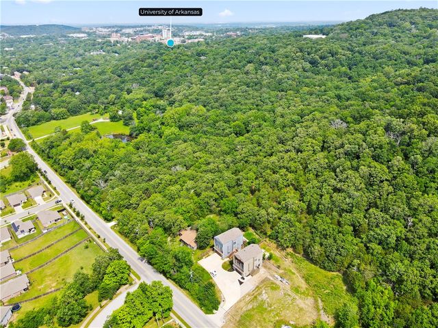 1054 E Huntsville Road, Fayetteville, AR 72701