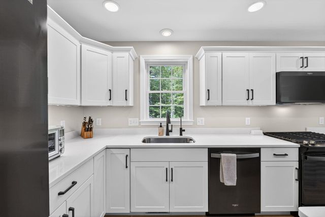 47 Chestnut Drive, Allenstown, NH 03275