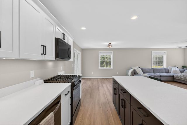 47 Chestnut Drive, Allenstown, NH 03275