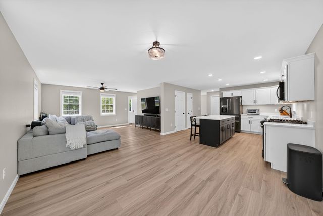 47 Chestnut Drive, Allenstown, NH 03275
