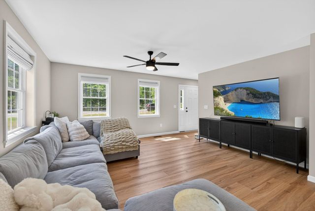 47 Chestnut Drive, Allenstown, NH 03275