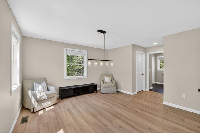 47 Chestnut Drive, Allenstown, NH 03275