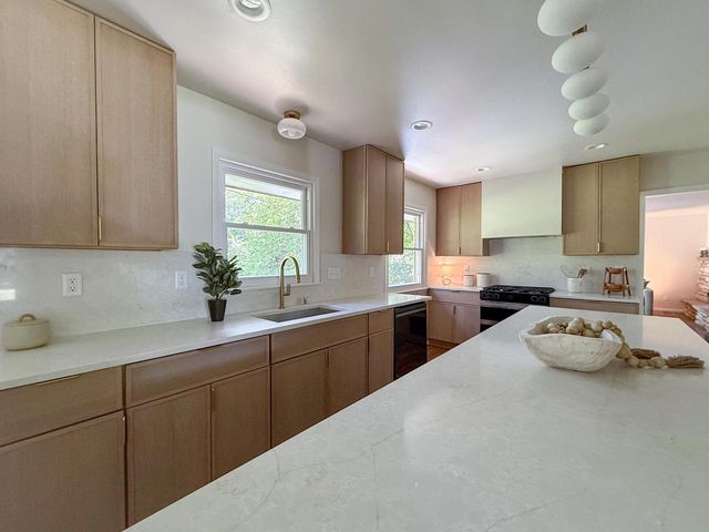 17865 Windemere ROAD, Brookfield, WI 53045
