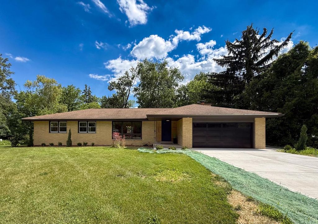 17865 Windemere ROAD, Brookfield, WI 53045