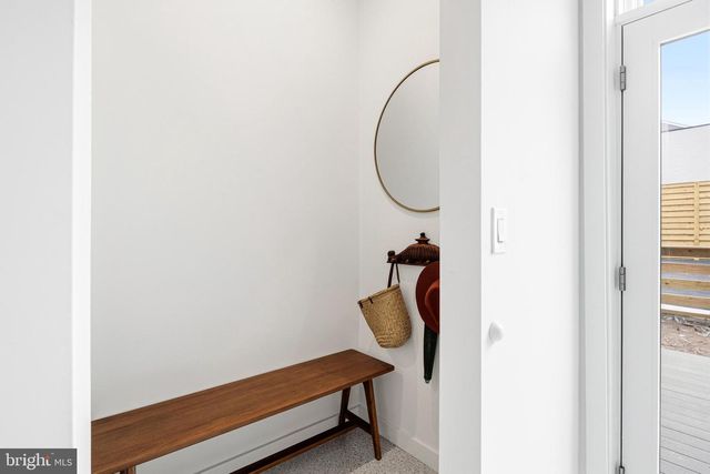 633 E THOMPSON ST, Philadelphia, PA 19125