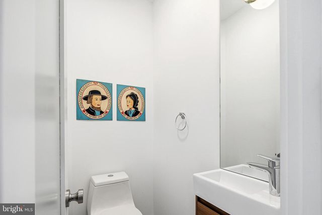 633 E THOMPSON ST, Philadelphia, PA 19125