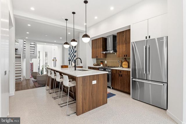 633 E THOMPSON ST, Philadelphia, PA 19125