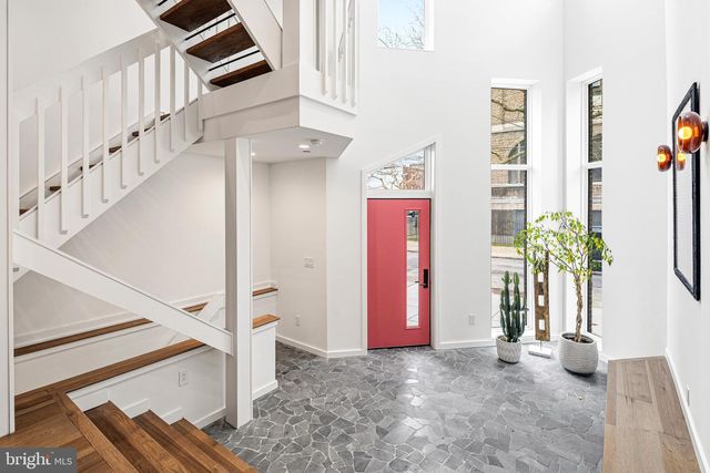 633 E THOMPSON ST, Philadelphia, PA 19125